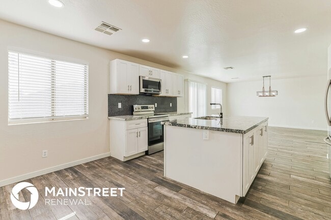 Building Photo - 8473 W Riley Rd