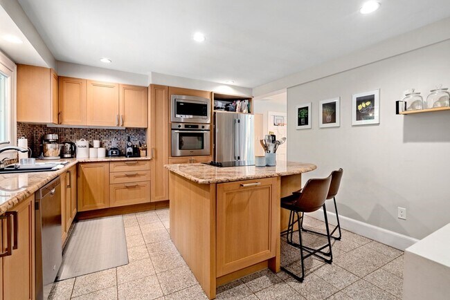 Foto del edificio - 580 Dedham St
