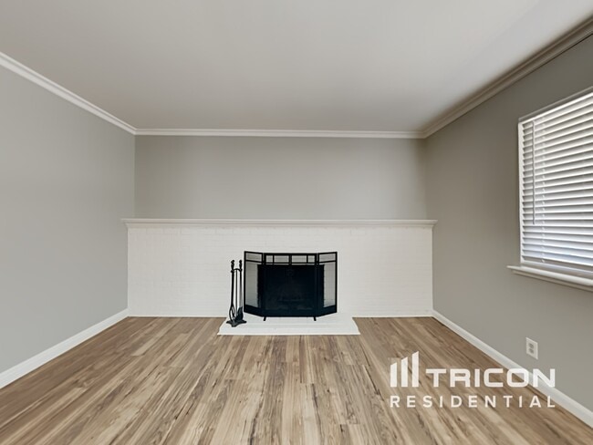 Building Photo - 149 Donner Dr