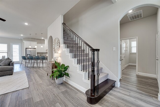 Building Photo - 1651 Sonnet Dr