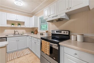 Building Photo - 4652 Patrick Dr