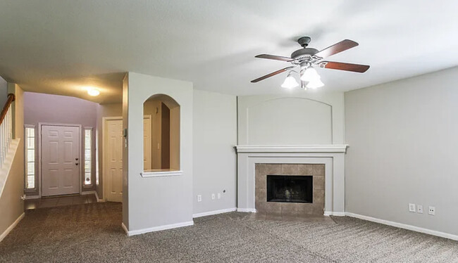 Building Photo - 32435 Hunter Park Ct