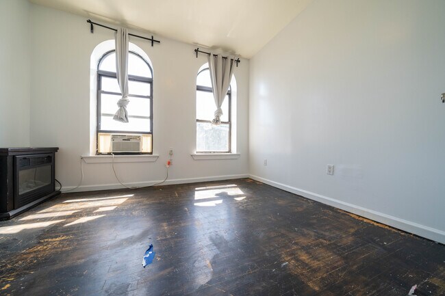 Building Photo - 167 Starr St