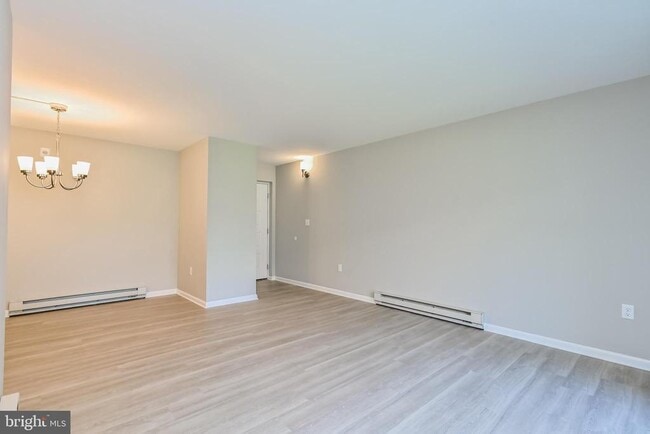 Building Photo - 15210 Elkridge Way