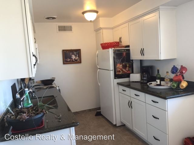 Building Photo - 2 br, 1 bath House - 1700 Rexford Dr #207
