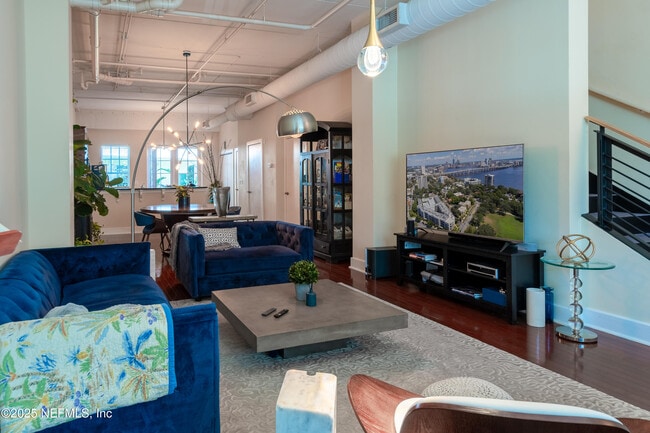 Foto del edificio - 1661 Riverside Ave