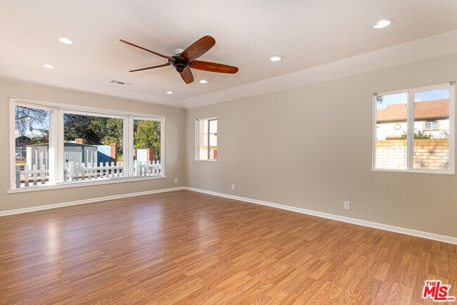 Building Photo - 6738 Shoup Ave