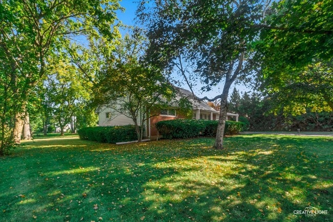 Building Photo - 38W686 Glenview Dr