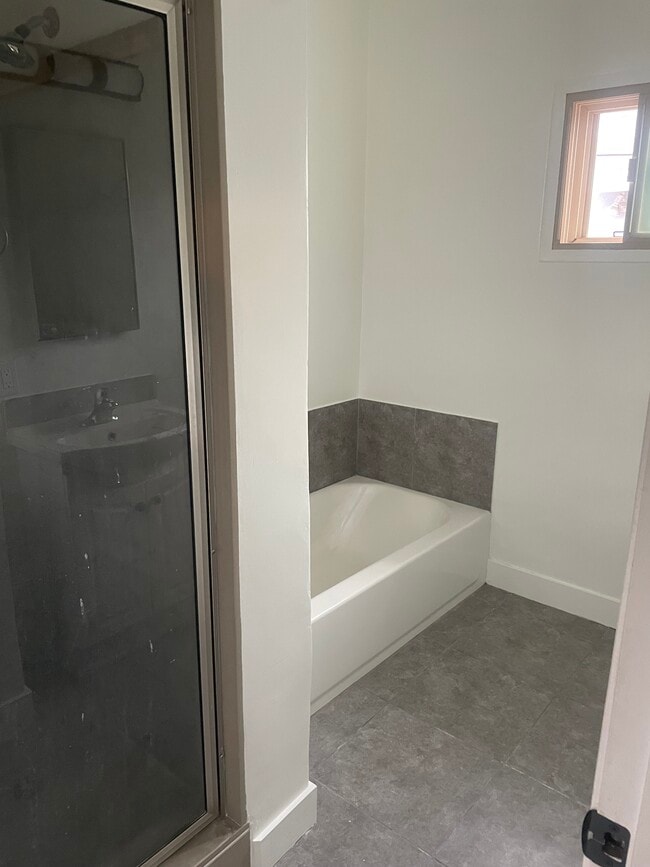 Building Photo - 10411 S Van Ness Ave