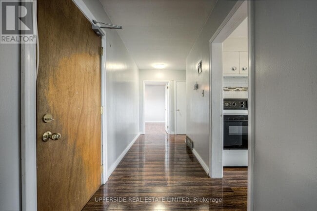 Building Photo - 7 Balmoral Dr