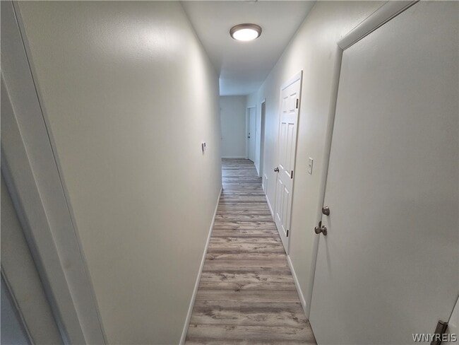 Foto del edificio - 255 Portage Rd