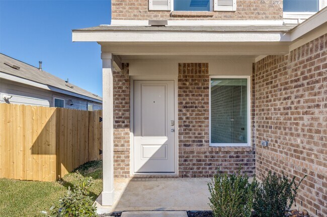 Building Photo - 1528 Crowson Rdg