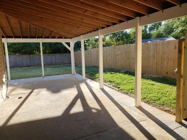 Building Photo - 2584 Greenup Rd