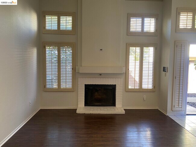 Building Photo - 1422 Helmsman Way