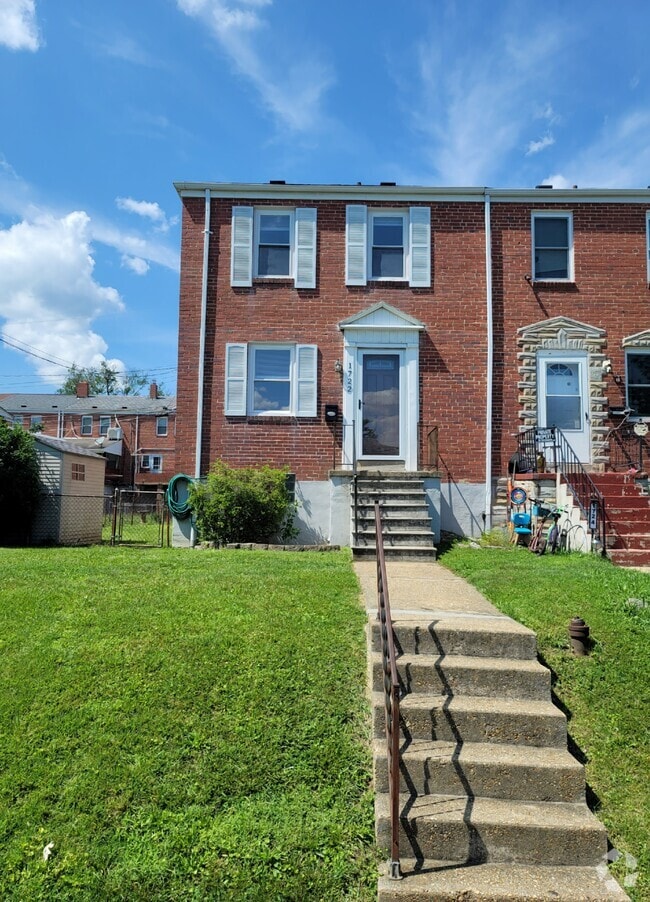 Building Photo - 1722 Red Oak Rd