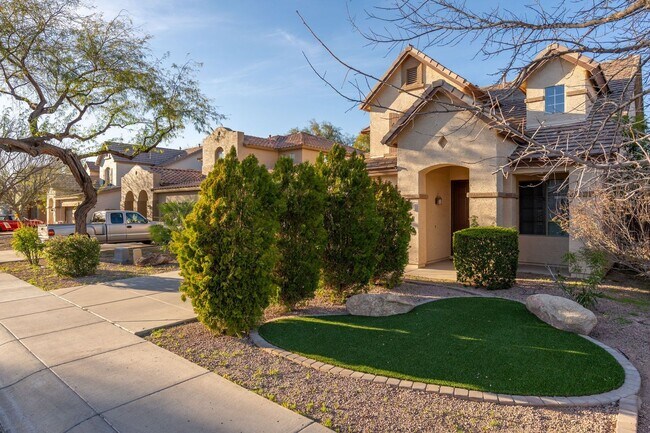 Foto del edificio - $3,500 For Lease Starting June 1, 2026 4 beds-2.5 Baths 2,421 Sq. Ft.  Amazing Gilbert 85298 Home...