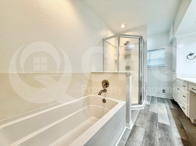 Foto del edificio - 230 Clarence Rd