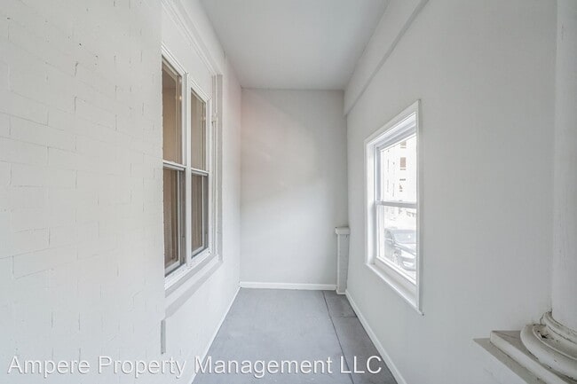 Building Photo - 3 br, 1 bath House - 1328 S Wilton St