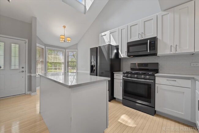 Building Photo - 1704 Napoleon Dr