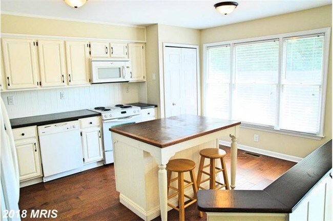 Foto del edificio - 40419 Breton View Dr