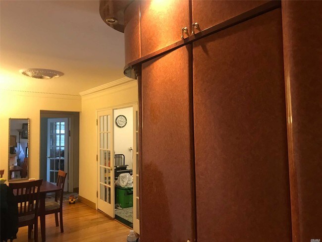 Building Photo - 105-38 64th Rd