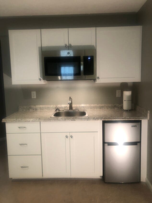 Cocina pequeña - 7946 Brightmeadow Ct