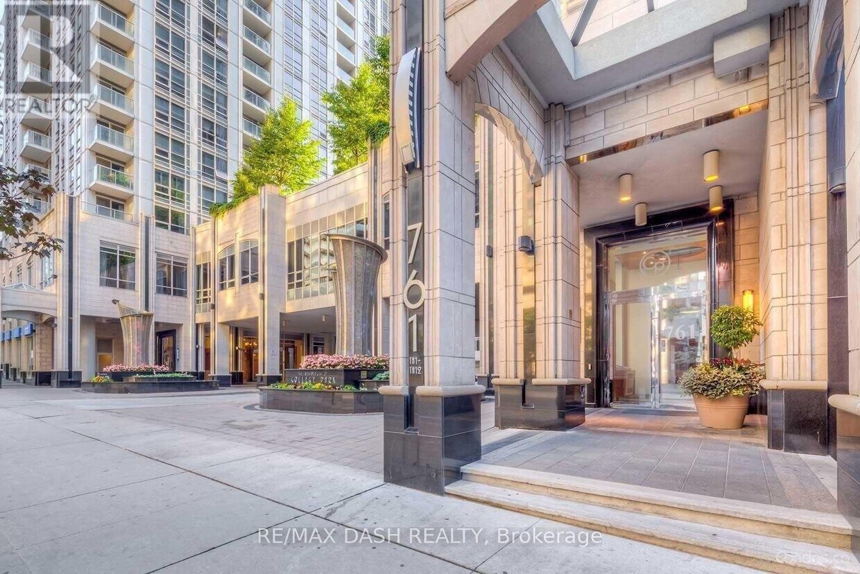 Photo principale - 761-1761 Bay St.