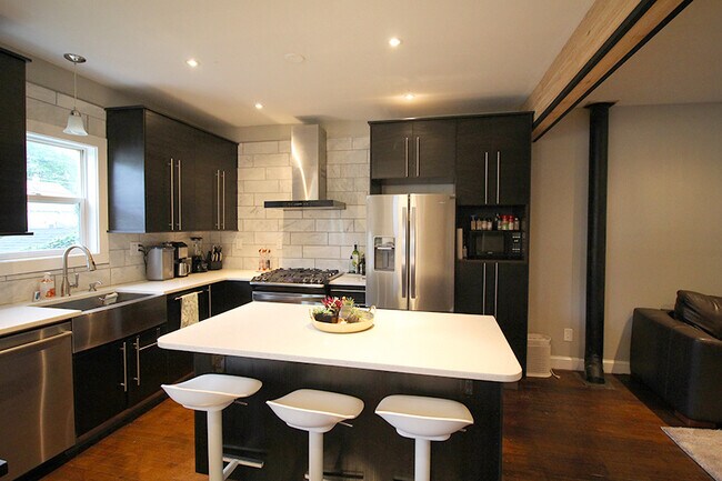 Foto del edificio - 2970 S Clement Ave