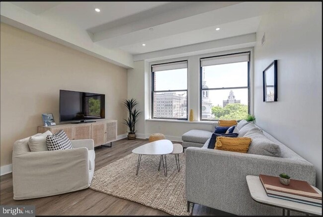 Foto del edificio - 150 S Independence Mall W