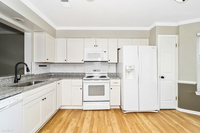 Building Photo - 3 br, 2.5 bath Townhome - 5632 Gates Landi...