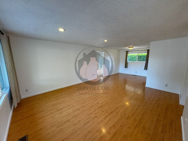 Foto del edificio - Move in ready