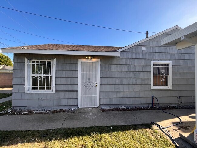 Building Photo - 3274 Adriatic Ave