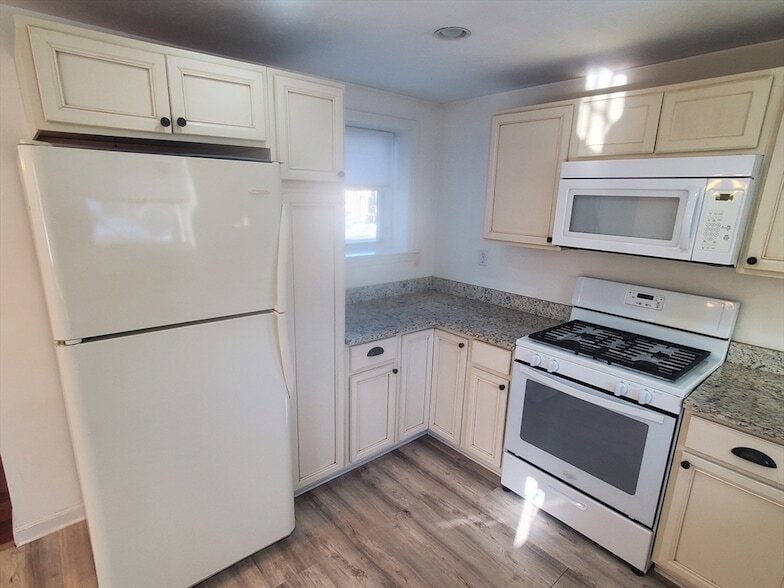 Photo - 112 Front Street Unit