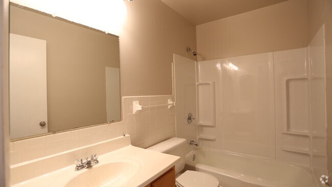 Bathroom - Williamsburg Square