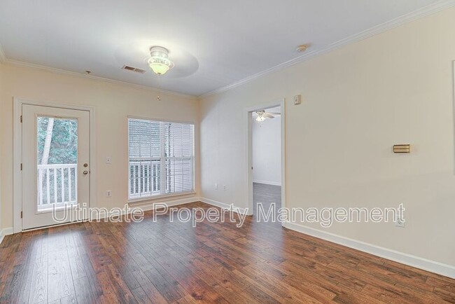 Foto del edificio - 2834 Bloomfield Ln