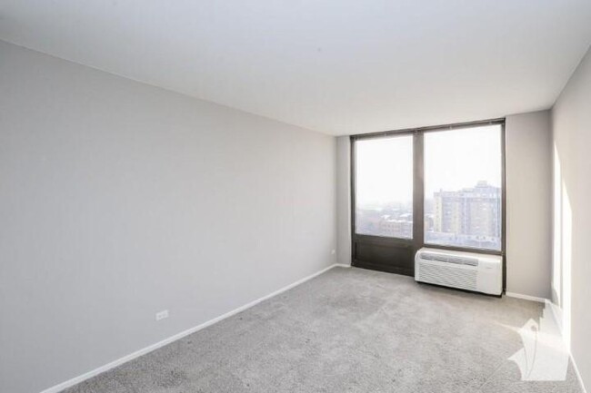 Foto del edificio - 1 bedroom in Chicago IL 60613