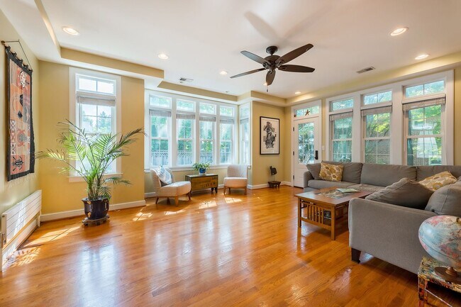 Building Photo - Prime East Bethesda Detached Home in BCC C...