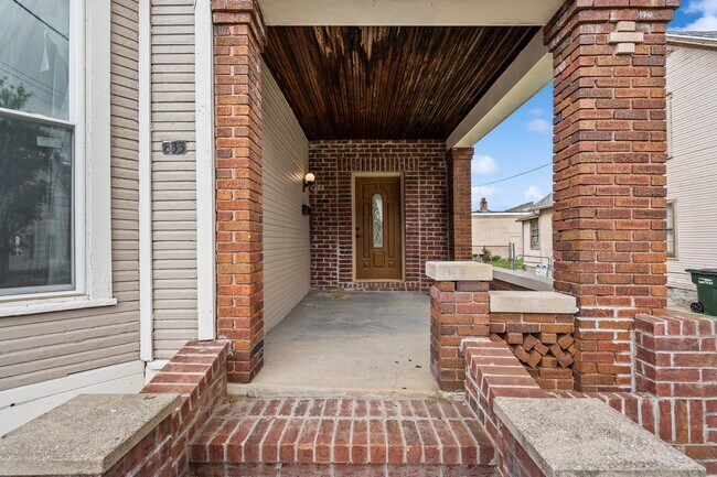 Building Photo - 833 Xenia Ave