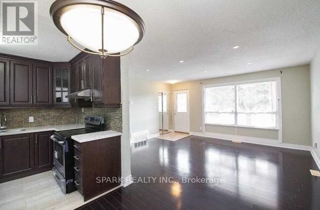 Photo du bâtiment - 27 Erlesmere Ave