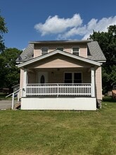 Building Photo - 3423 Ellwood Rd