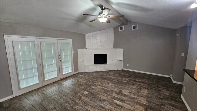 Foto del edificio - 10007 Winding Trail Rd