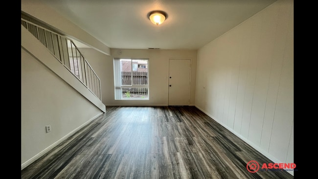 Building Photo - Beautifully 2-bedroom condo with patio available now!