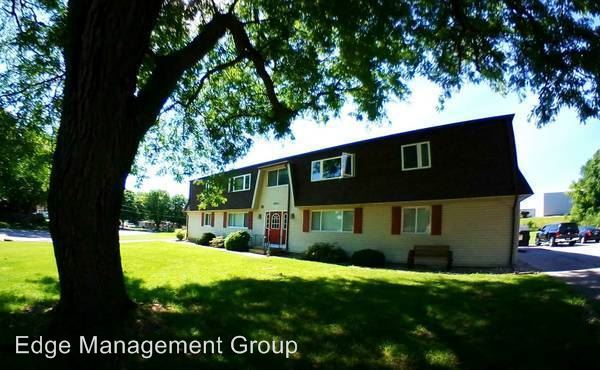 Primary Photo - 1621 Carriage Hill Dr