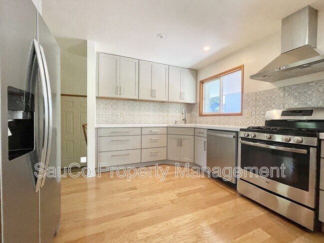 Foto del edificio - 5751 NE Lisbon Way