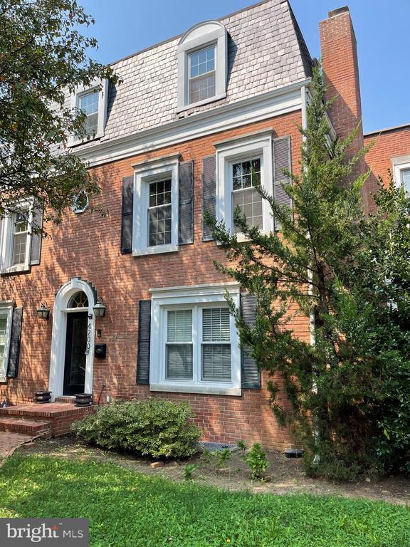 Foto del edificio - 4200 River Rd NW