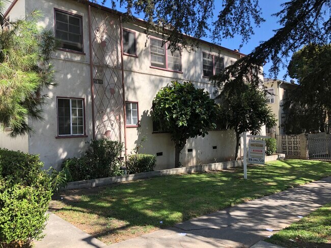 Building Photo - 3737 Los Feliz Blvd