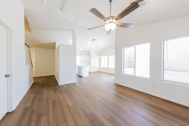 Building Photo - 1405 E Cathedral Rock Dr