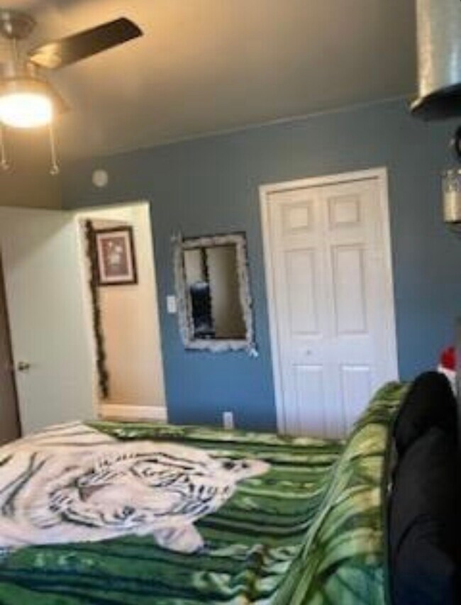 1427 Electric Ave Unit 1469, Lincoln Park, MI 48146 Apartments in