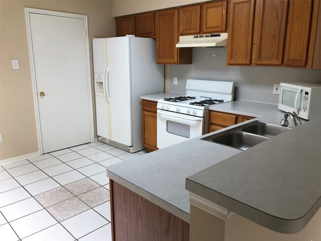 Building Photo - 10330 Timberloch Dr