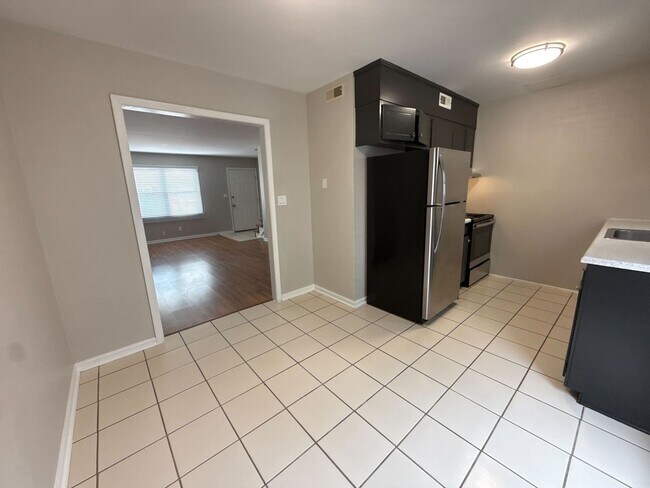 Foto del edificio - 121 Western Villa Dr